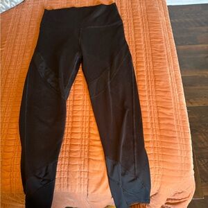Arie Cropped Leggins